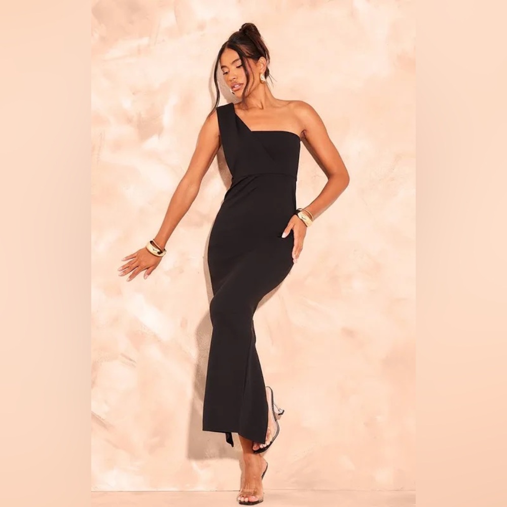 NWT Pretty Little Things black one shoulder long dress